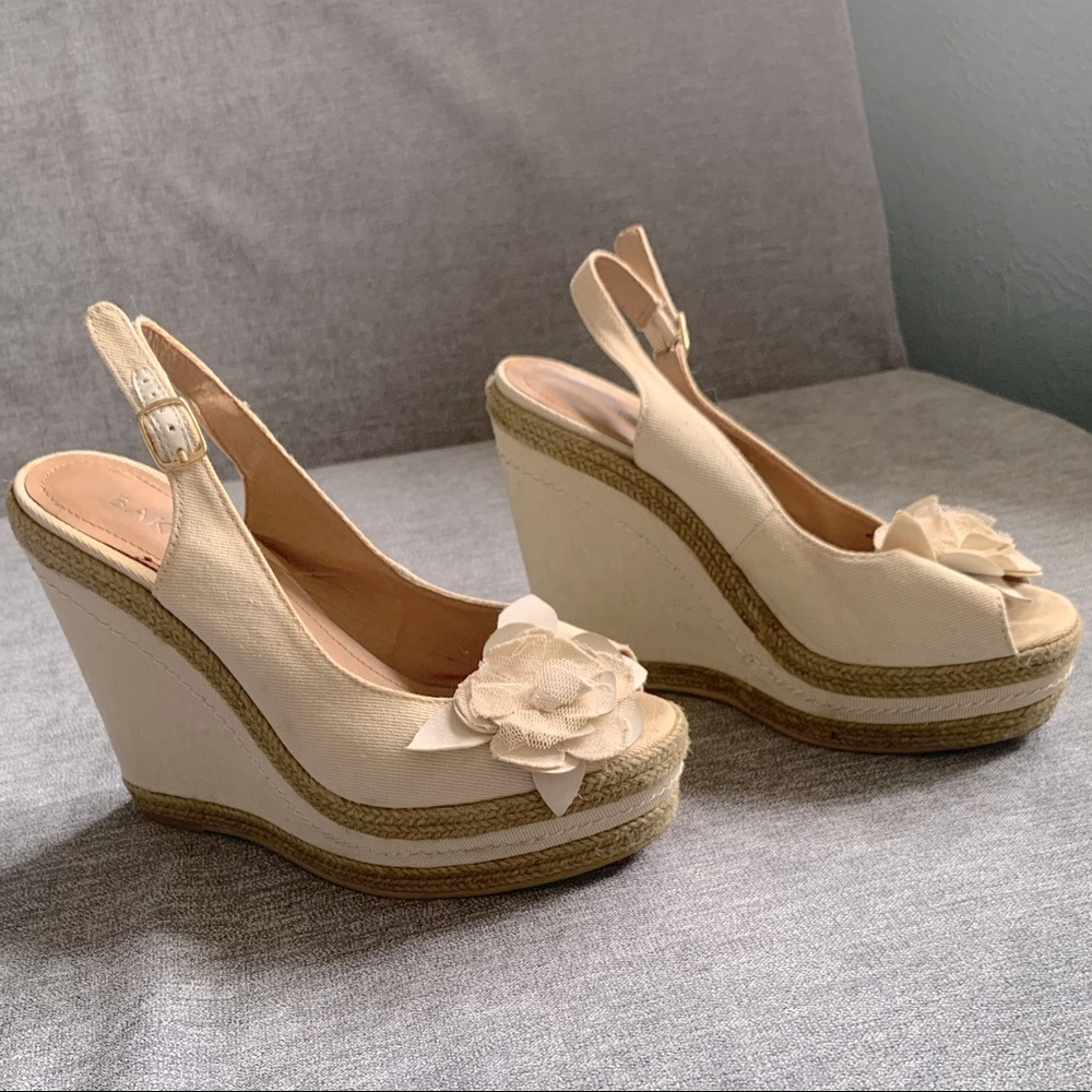 Cream Wedges